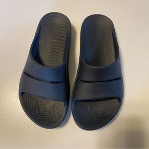OOFOS OOahh Slide Sandal - Black (Size 10 Women’s)